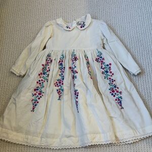 Elegant Kids Dress size 5 with Floral Embroidery